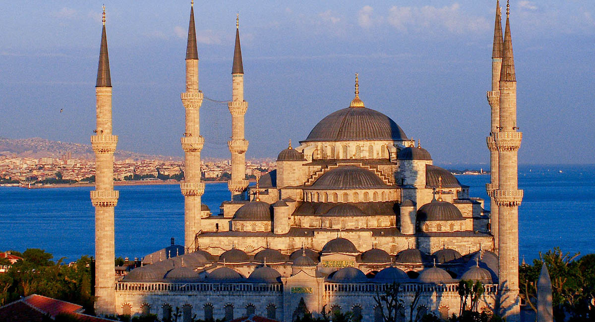Blue Mosque in Istanbul, sunset