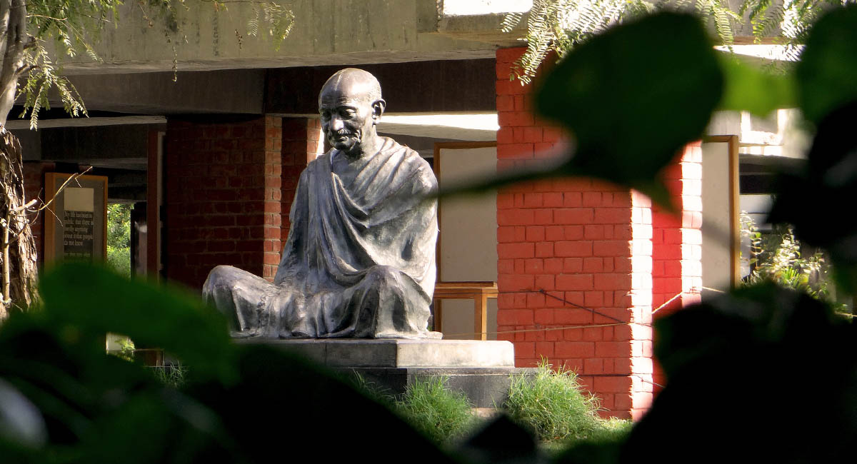 Statue of Mahatma Gandhi in garden