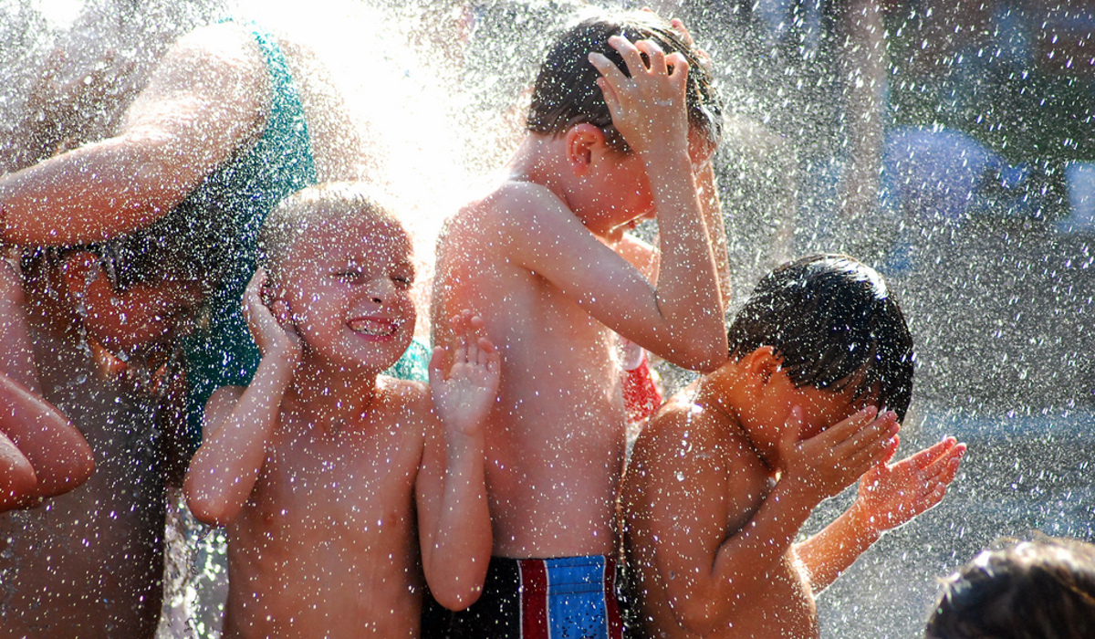 Kids Playing in the Crowne Fountain by Kymberly Janisch via Flickr https://www.flickr.com/photos/kymberlyanne/2687290741 Kids Playing in the Crowne Fountain