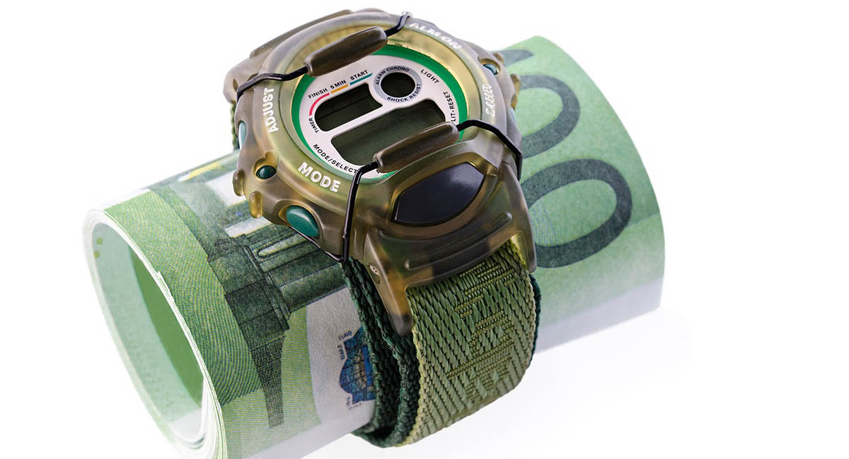 watch wrapped around cash
